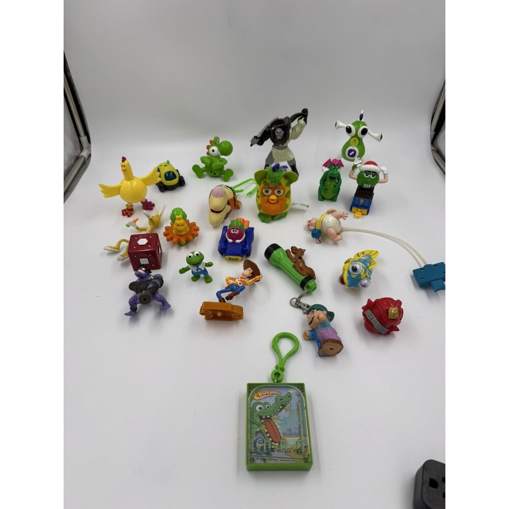 Lot of 22 Mixed Vintage Fast Food Toys Zizzle Iz, Toy Story, Mulan, Chicken Sock